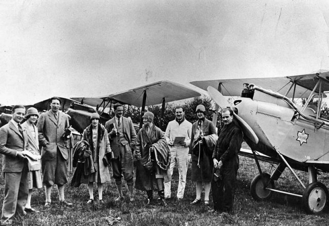 dh moth nigel norman alan muntz as butler 0103-0013